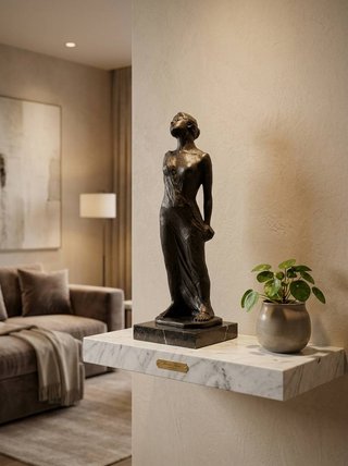 ESCULTURA METÁLICA DE MUJER