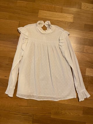 Blusa con volantes Renatta & Go