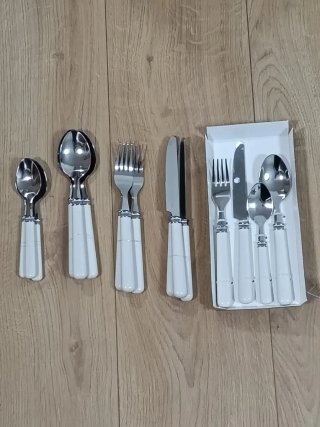 Juego cubiertos metal blanco y plata