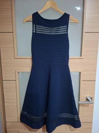 Vestido azul sin mangas