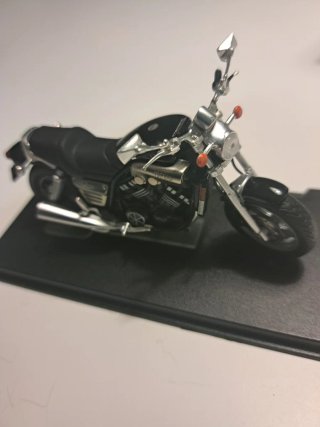 Maqueta Moto Yamaha 1200 V-Max