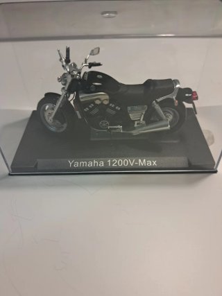 Maqueta Moto Yamaha 1200 V-Max