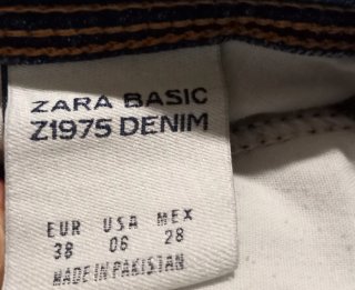 Pantalón tejano Zara Basic desgastado con rotos