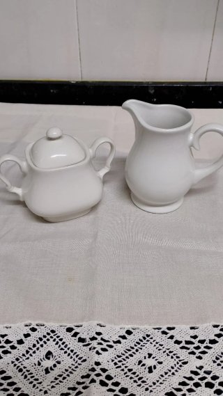Juego Lechera y Azucarero Porcelana Blanca