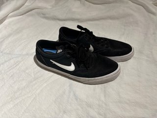 Nike SB Zapatillas Negras y Blancas
