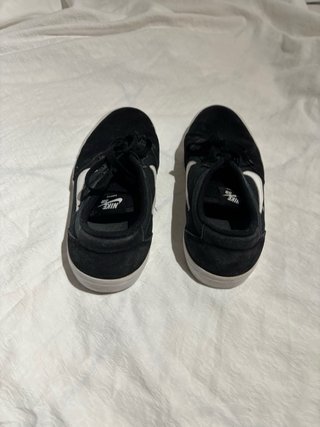 Nike SB Zapatillas Negras y Blancas