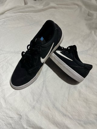 Nike SB Zapatillas Negras y Blancas