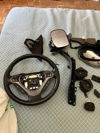 Volante y piezas de coche