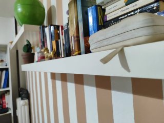 Estantería Ikea blanca y marrón