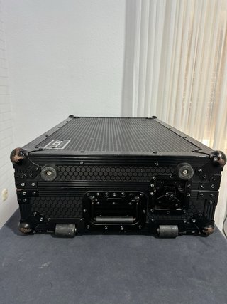Flight case Maletin UDG macizo para transporte