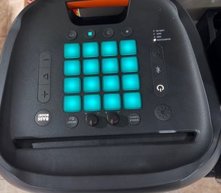 JBL Partybox 1000 Negra con reloje