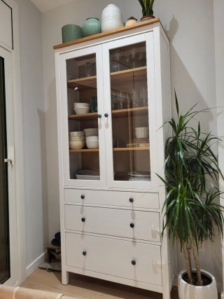 Vitrina Ikea Hemnes Madera y Cristal