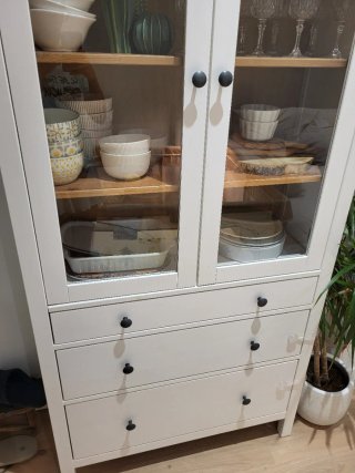 Vitrina Ikea Hemnes Madera y Cristal