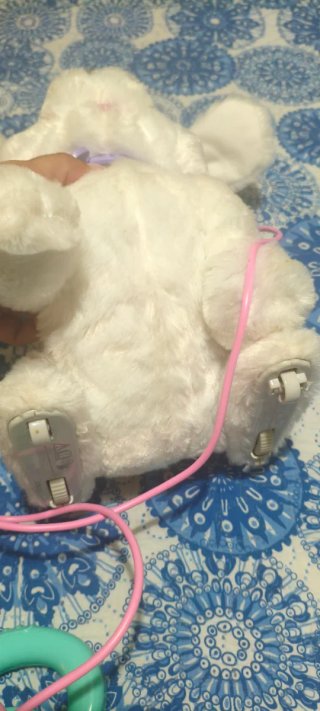 Peluche perro blanco con correa