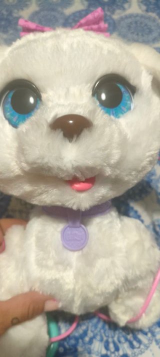Peluche perro blanco con correa