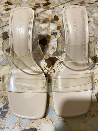 Sandalias Bershka transparentes tacón beige T.36