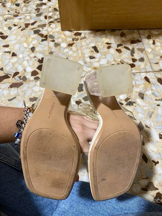 Sandalias Bershka transparentes tacón beige T.36