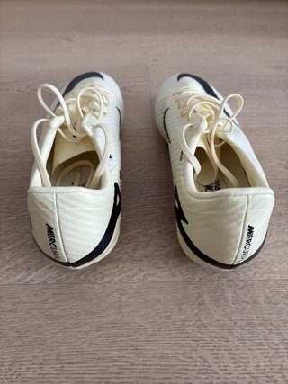 Botas de fútbol Nike Air Zoom talla 39