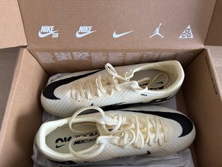 Botas de fútbol Nike Air Zoom talla 39