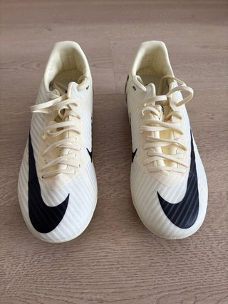 Botas de fútbol Nike Air Zoom talla 39