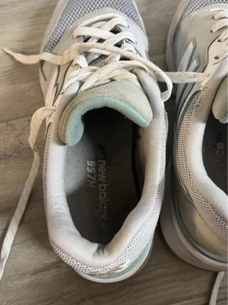 Tênis New Balance Cinza e Branco