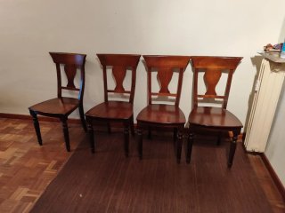 Juego de 4 sillas de comedor de madera