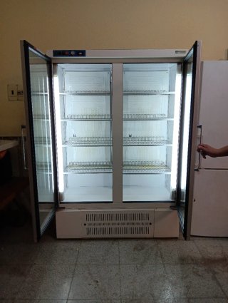 Nevera expositor Eurofred by Eurofrigo