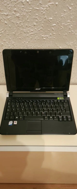 Ordenador portátil Acer negro le falta 3 teclas