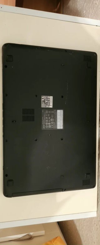 Ordenador portátil Acer negro le falta 3 teclas