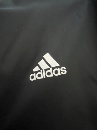 Abrigo Adidas Negro con Capucha