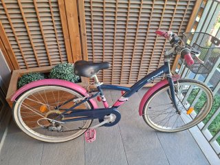 Bicicleta infantil Btwin azul y rosa