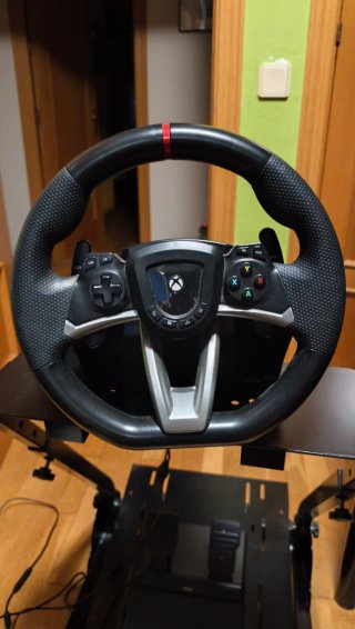 Volante Xbox y pc con pedales y soporte. Completo