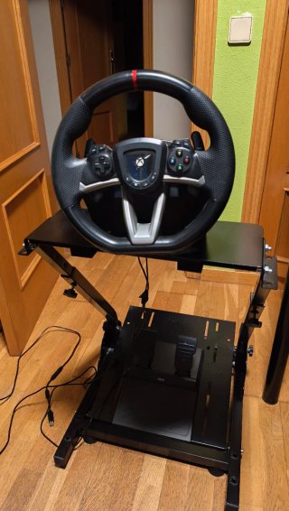Volante Xbox y pc con pedales y soporte. Completo