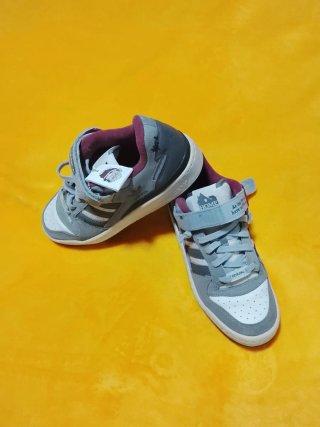 Zapatillas Adidas Hombre Grises y Blancas