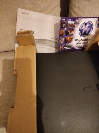 PS3 Sony + 2 mandos + Tarjeta Memoria