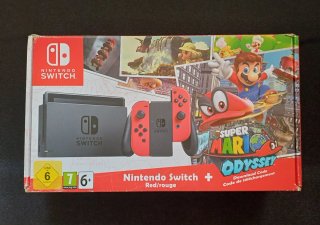 Console Nintendo Switch completa di scatola