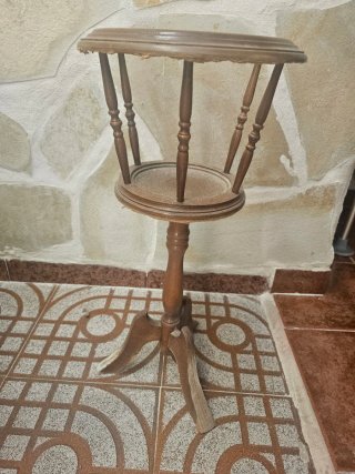 Macetero de madera rústico