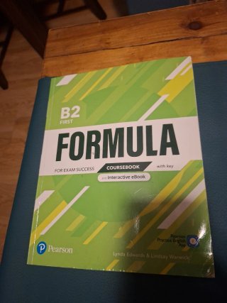 Libro de inglés fórmula  B2
