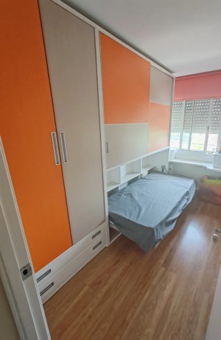 Habitación juvenil completa naranja y beige
