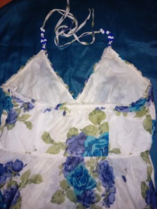 Top Pinko floreale bianco e blu Taglia 44.