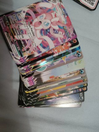 33 Cartas Pokémon Réplicas + Caja