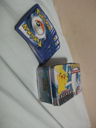 33 Cartas Pokémon Réplicas + Caja