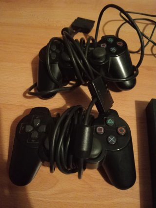PlayStation 2 + 200 juegos + 2 mandos +5 tarjetas