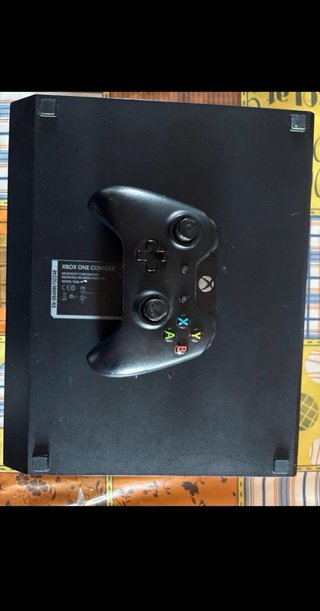 Xbox One Nera