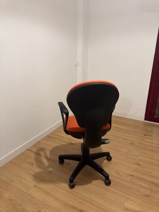 Silla de escritorio con ruedas naranja