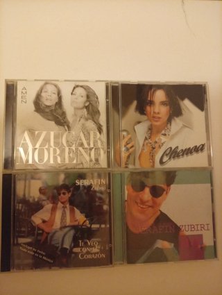 CDs Azúcar Moreno, Chenoa, Serafín Zubiri