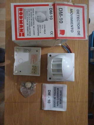 Detector Movimiento Rodman DM-10 con Relé
