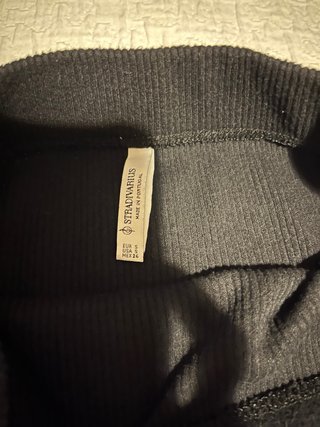 Falda midi negra ajustada con abertura Talla S