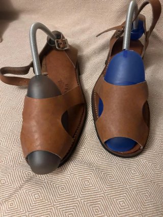 Sandalias de cuero marrón talla 41