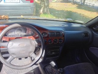 Ford Escort 1998